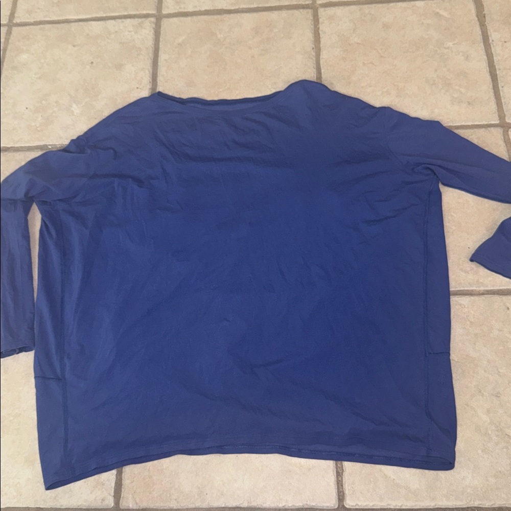 Lululemon - Picture 2 of 4